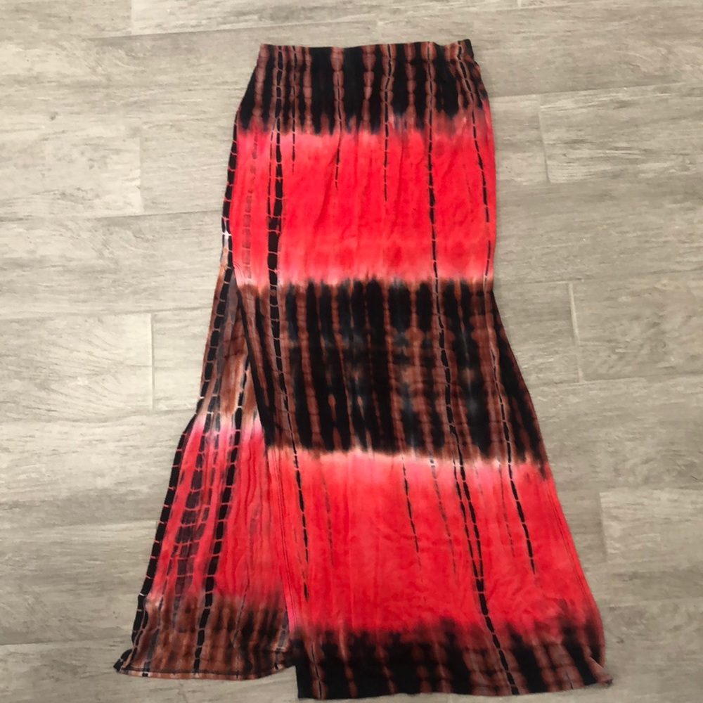 Tye dye skirt with slit
